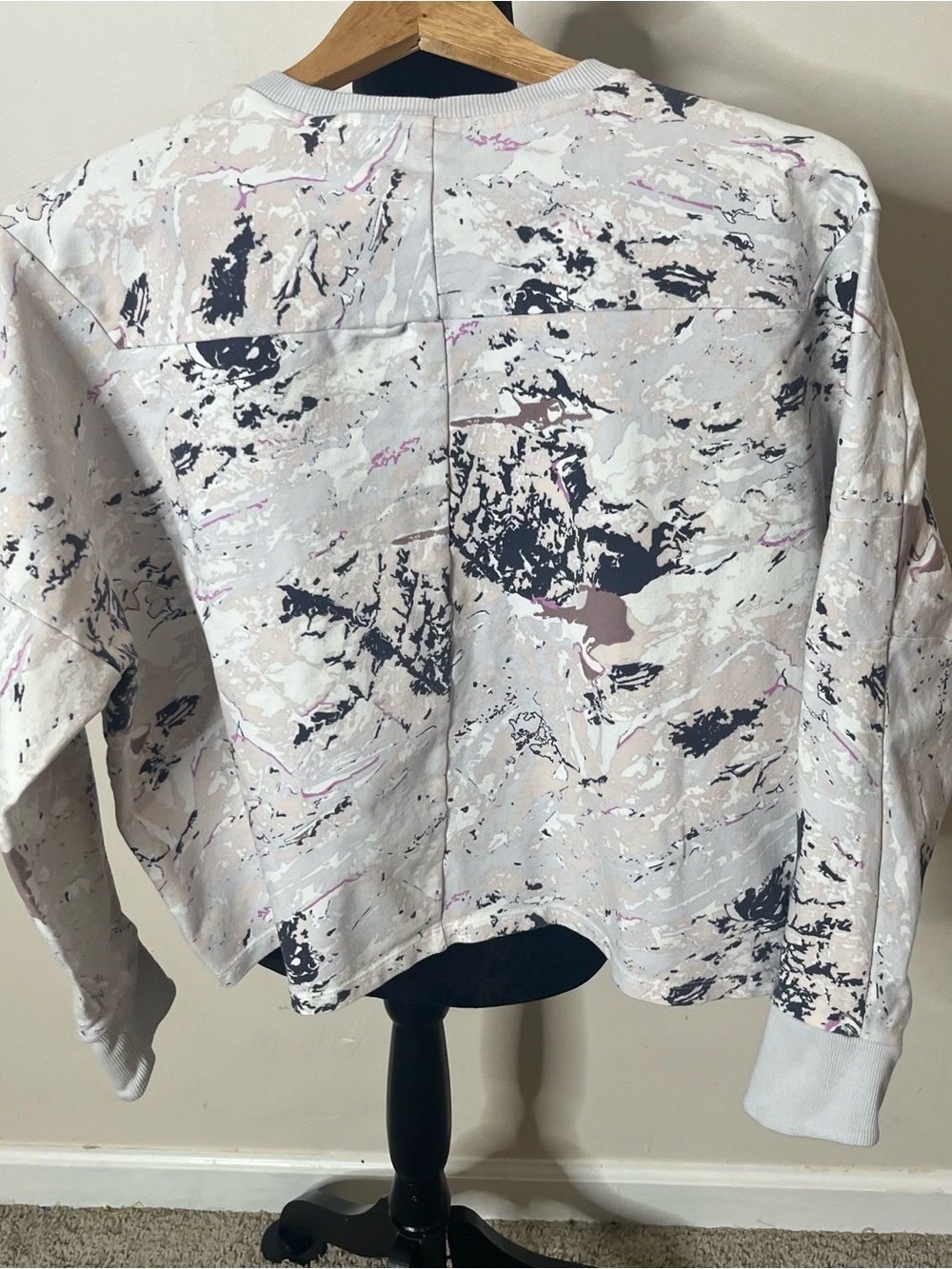 Gymshark Marble-Print Cropped Hi/Lo Crewneck Sweatshirt in White and Black Sz S - Picture 10 of 13